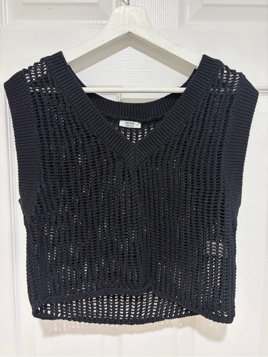 Ardene Tops - Women’s Ardene Cropped Open Knit V-Neck Sleeveless Black Vest~Size Medium